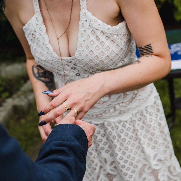 BCBGMAXAZRIA NWOT Christel Floral Lace Gown | Maxi Dress size 4 - Picture 2 of 2